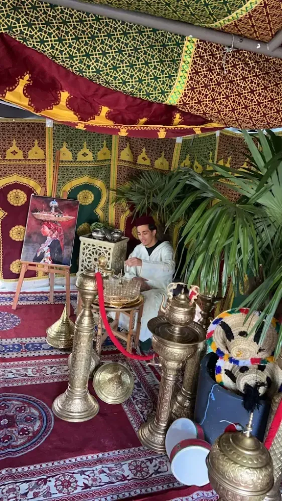 Homme fez oriental